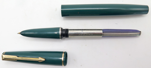 ITEM #6826R: PARKER 17 LADY FOUNTAIN PEN IN GREEN. PARKER SQUEEZE FILLER. 14K BROAD NIB. MADE IN ENGLAND.